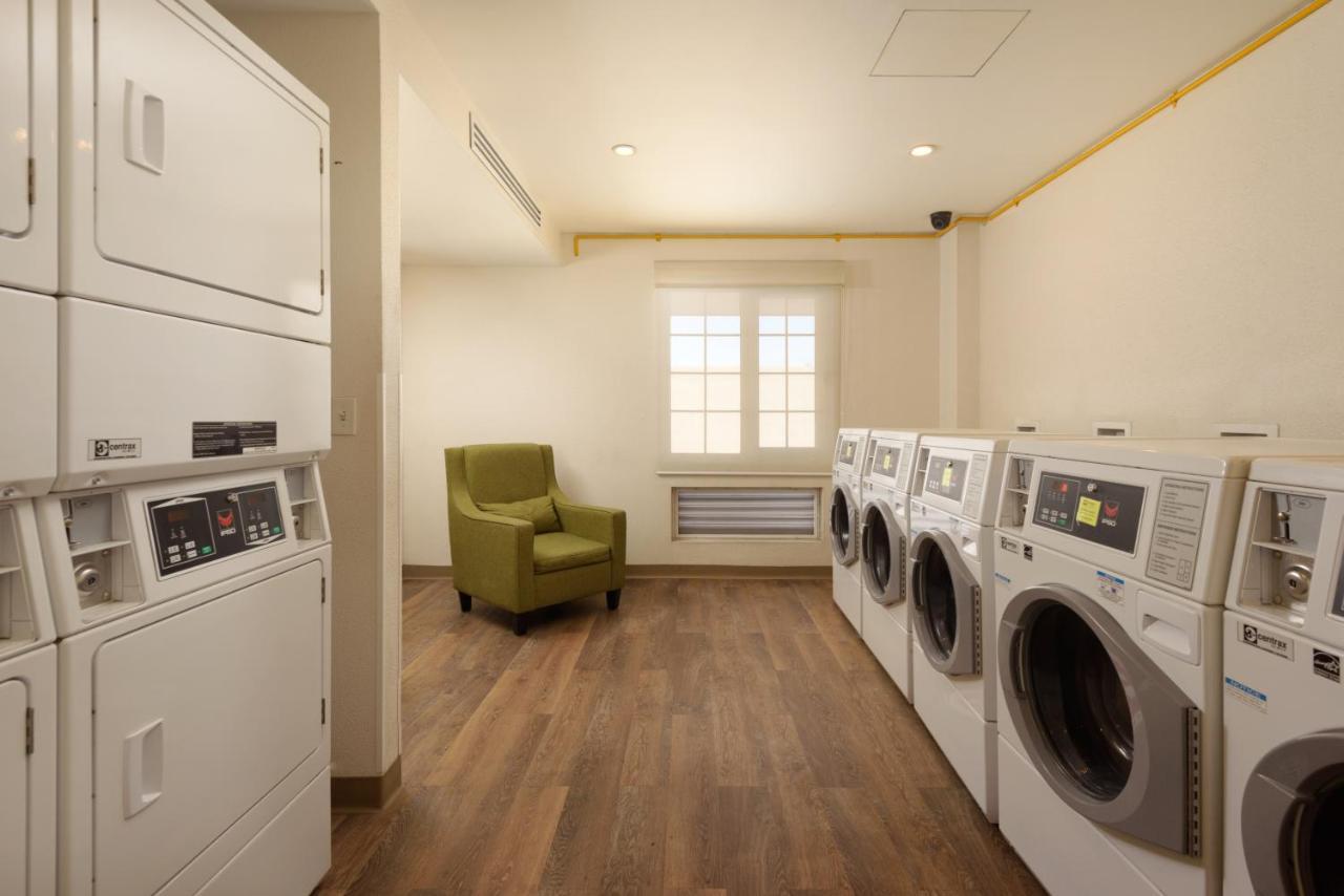 Extended Suites Saltillo Galerias Ngoại thất bức ảnh